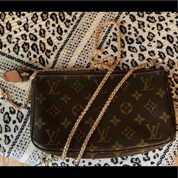 SOLD Authentic Louis Vuitton Pochette Accessories - Picture 5 of 15